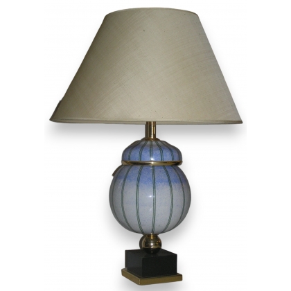 Lamp, made of porcelain and gilded brass. At  Moinat SA  - Antiques and home décor