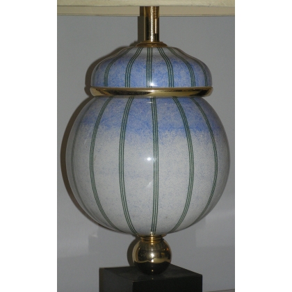  Lampe, en porcelaine et laiton doré. sur  Moinat SA  - Antiquités décoration