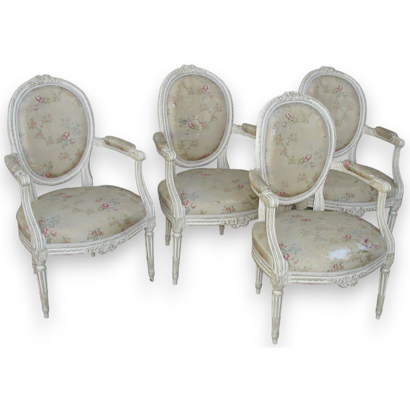 Set of 4 Louis XVI Cabriolet armchairs. Available from Moinat SA – Antiques and home décor