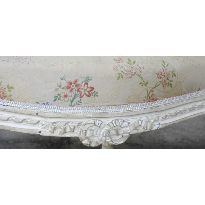 Set of 4 Louis XVI Cabriolet armchairs. Available from Moinat SA – Antiques and home décor