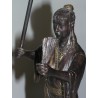 Sculpture \"Chinoise avec ombrelle\", en