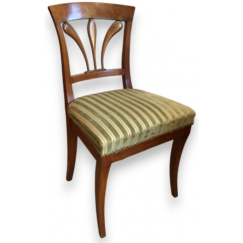 Chaise style Directoire recouverte de velours