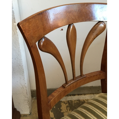 Chaise style Directoire recouverte de velours