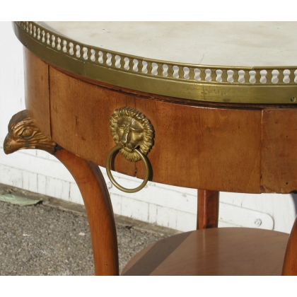  Guéridon rond Biedermeier. Dessus marbre blanc. sur  Moinat SA  - Antiquités décoration