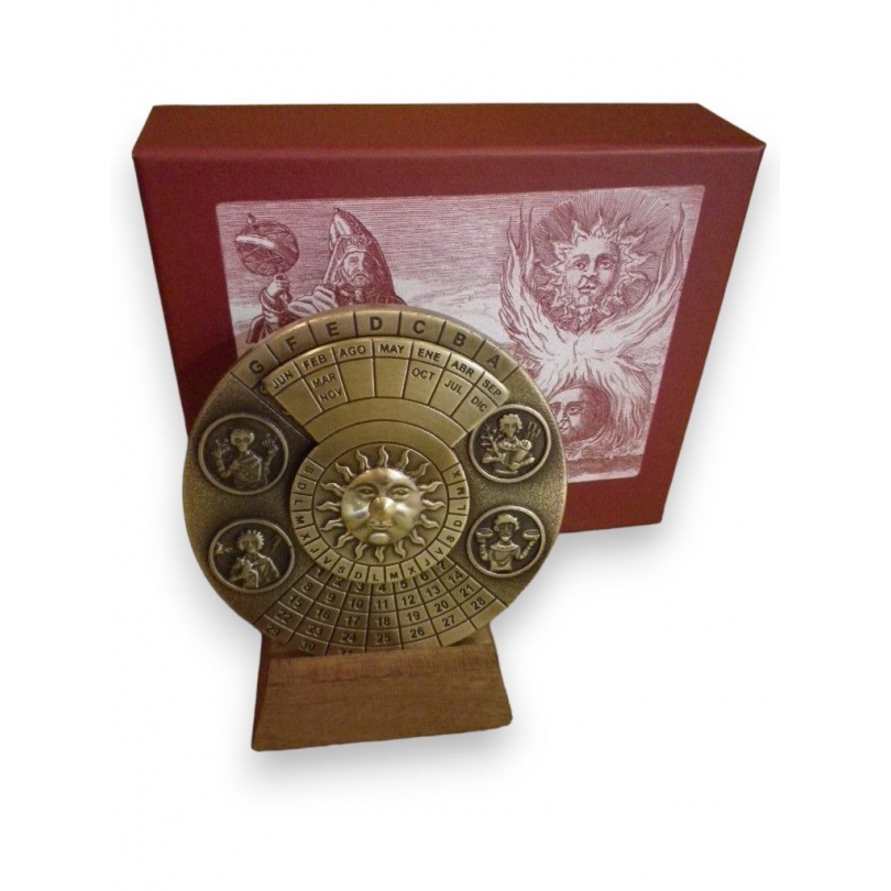 Round brass perpetual calendar at Moinat SA – Antiques and home décor