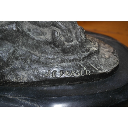 Sculpture \"La fin de la piste\", en bronze.