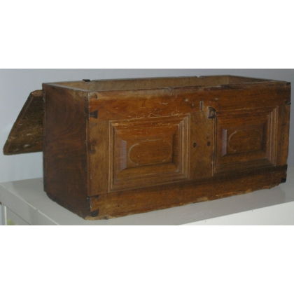  Coffre rectangulaire. sur  Moinat SA  - Antiquités décoration