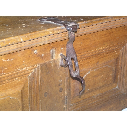  Coffre rectangulaire. sur  Moinat SA  - Antiquités décoration