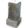 Säule aus Jura-Stein. Bei  Moinat SA  – Antiquitäten und Dekoration