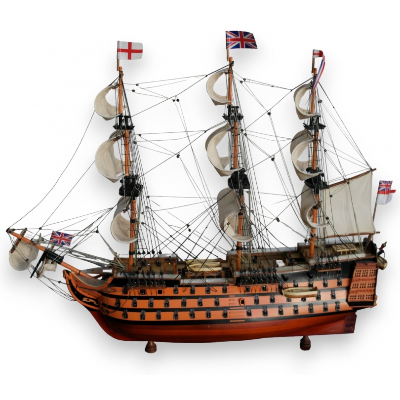 Maquette de bateau "HMS VICTORY" sur  Moinat SA  - Antiquités décoration