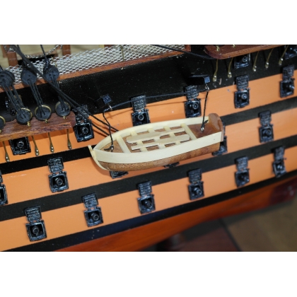  Maquette de bateau "HMS VICTORY" sur  Moinat SA  - Antiquités décoration