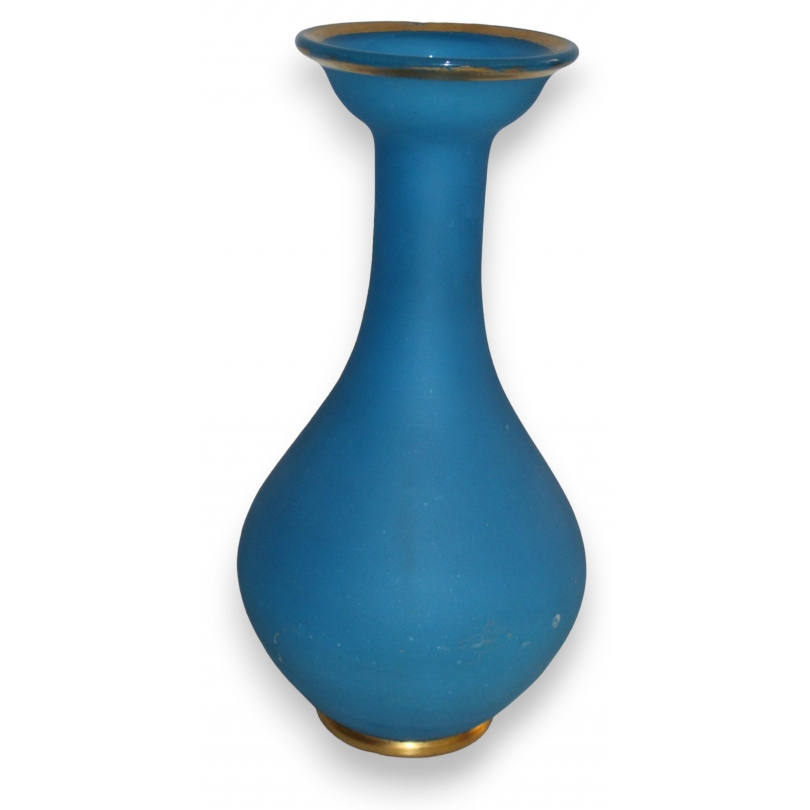 Vase en opaline bleu avec filet doré