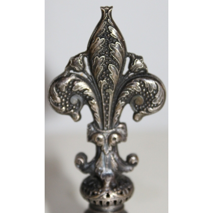 Seal featuring a ‘Fleur-de-lis, HA’. at  Moinat SA  – Antiques and decorative items