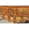  Commode Louis XV arlésienne "de Fourques". sur  Moinat SA  - Antiquités décoration