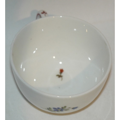 Tasse avec sous-tasse. Décor Meissen.