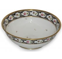 Bol rond creux. Décor Meissen de fleurs.
