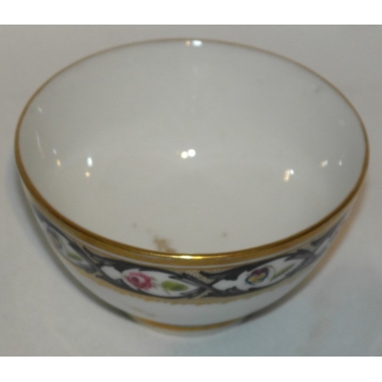 Bol avec sous-tasse. Décor Meissen de fleurs.