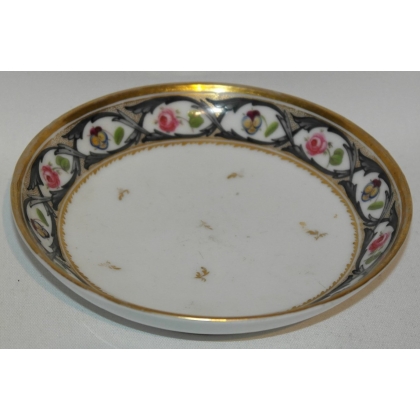 Bol avec sous-tasse. Décor Meissen de fleurs.