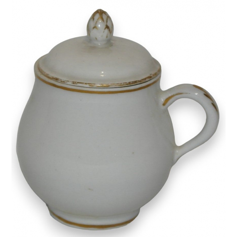 Pot à entremets blanc et or, porcelaine de Nyon.
