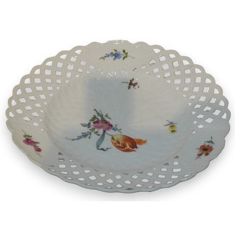 Assiette ajourée, en porcelaine de Meissen.