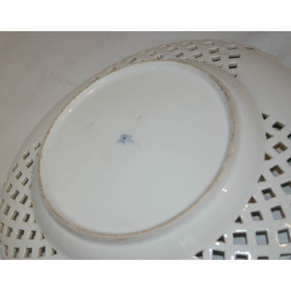 Assiette ajourée, en porcelaine de Meissen.