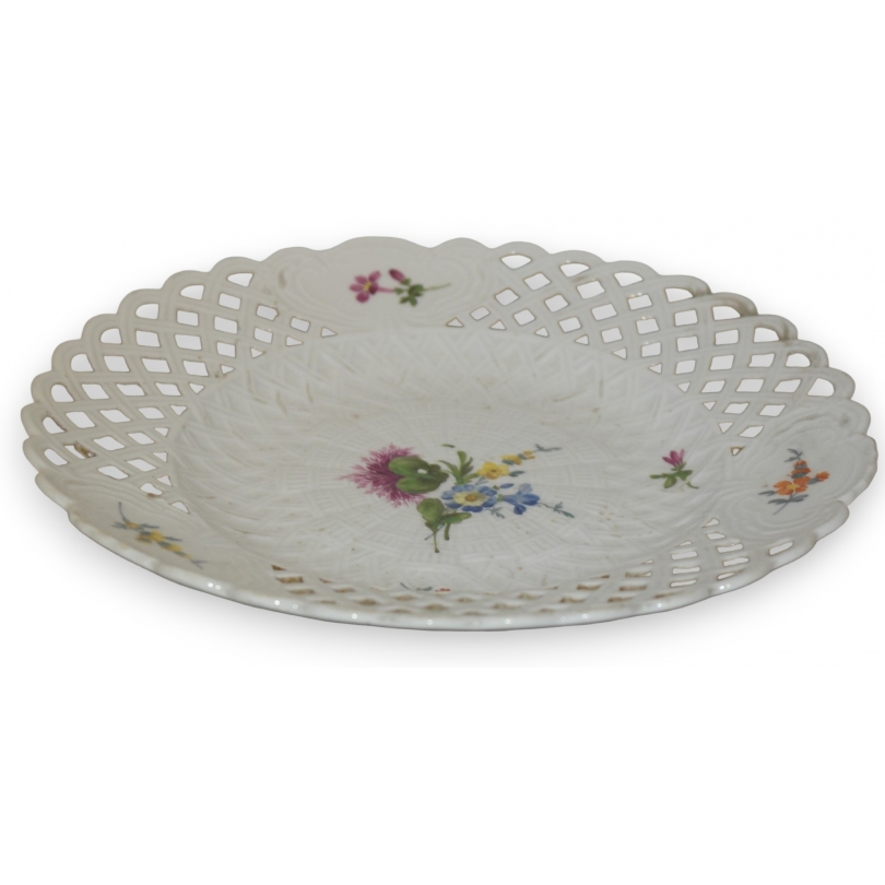 Assiette ajourée, en porcelaine de Meissen.
