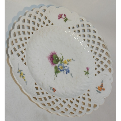 Assiette ajourée, en porcelaine de Meissen.