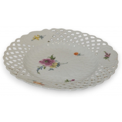 Assiette ajourée, en porcelaine de Meissen.