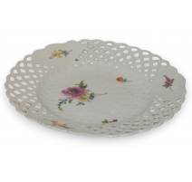 Assiette ajourée, en porcelaine de Meissen.
