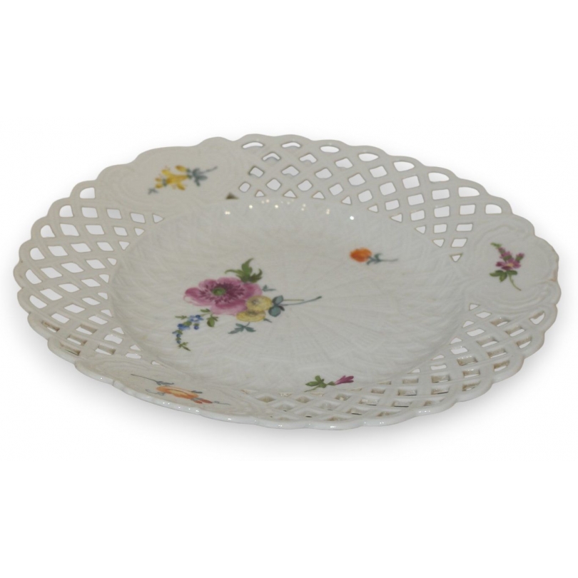 Assiette ajourée, en porcelaine de Meissen.
