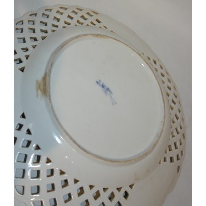 Assiette ajourée, en porcelaine de Meissen.