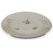 Assiette ajourée, en porcelaine de Meissen.
