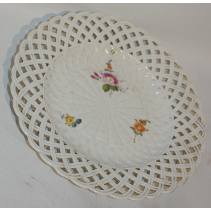 Assiette ajourée, en porcelaine de Meissen.