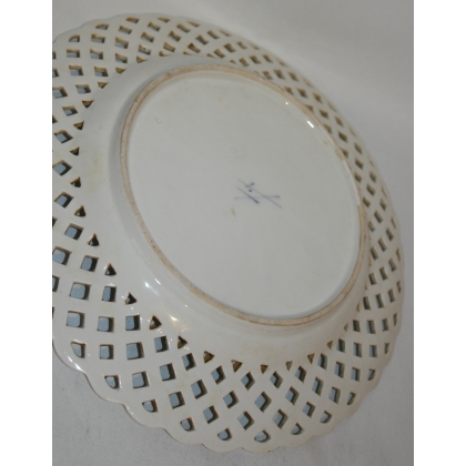 Assiette ajourée, en porcelaine de Meissen.