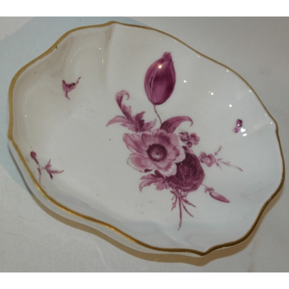 Ravier ovale, porcelaine Meissen. Décor de fleurs.
