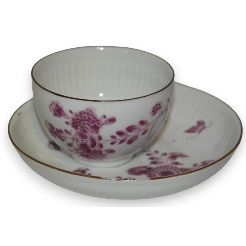 Bol et sous-tasse, en porcelaine de Meissen.