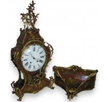 Cartel Louis XV, en verni Martin.
