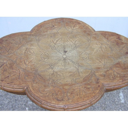  Table de Brienz, 2 tiroirs et piètement à 3 pieds. sur  Moinat SA  - Antiquités décoration