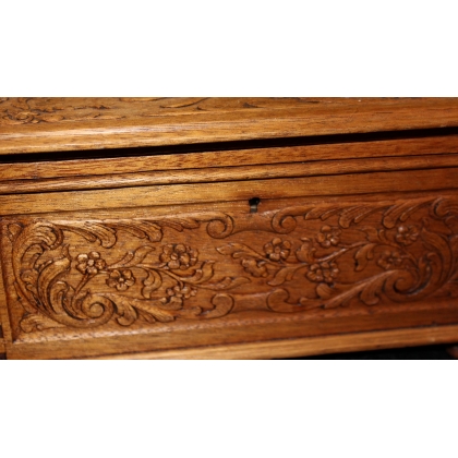 Carved wooden box "HENRIETTE" from Moinat SA – Antiques and home décor