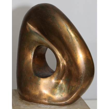 Sculpture en bronze ovale sur socle en onyx