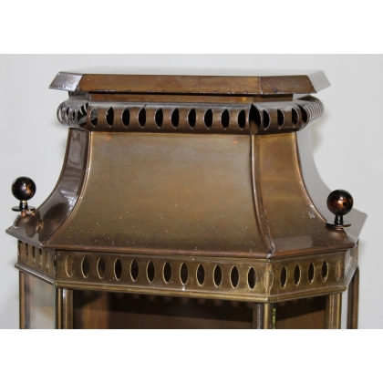 Pagode-style brass wall light from Moinat SA – Antiques and home décor