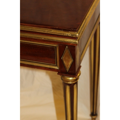  Table à jeux Louis XVI avec losanges en laiton sur  Moinat SA  - Antiquités décoration