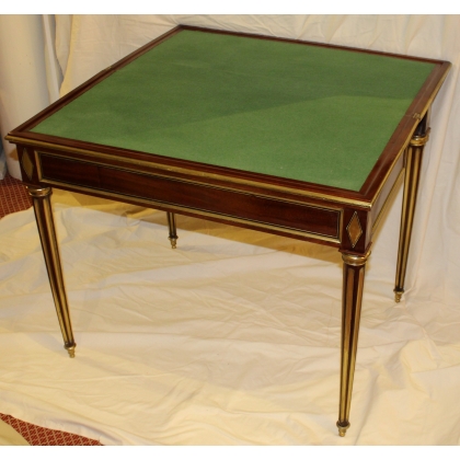  Table à jeux Louis XVI avec losanges en laiton sur  Moinat SA  - Antiquités décoration