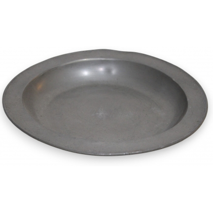 Assiette en étain