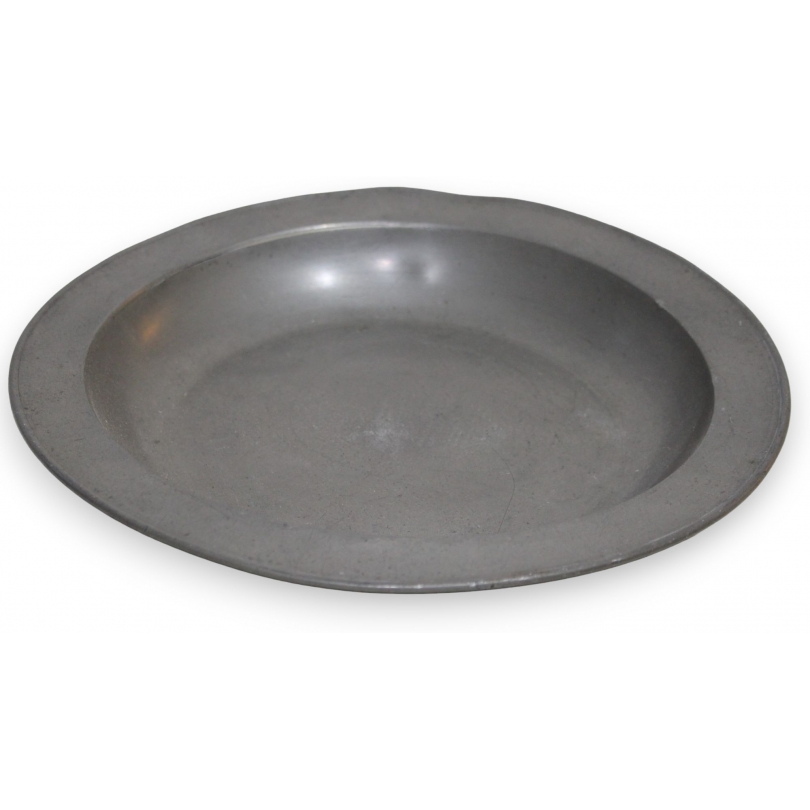 Pewter plate from  Moinat SA  - Antiques and home décor
