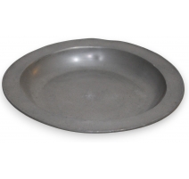 Assiette en étain