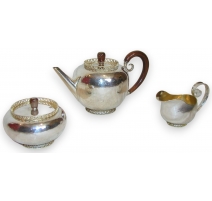 Tea set including a teapot, a