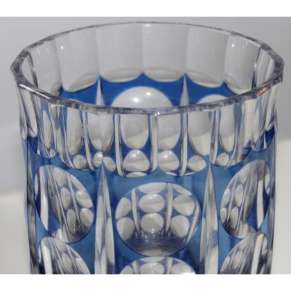  Vase en cristal de bohème bleu sur  Moinat SA  - Antiquités décoration