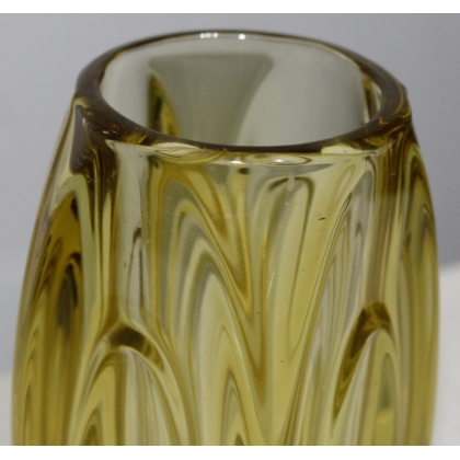  Vase rond en verre moullé vert sur  Moinat SA  - Antiquités décoration
