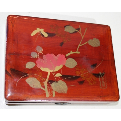 Small Chinese lacquer box with floral decoration by Moinat SA – Antiques and home décor